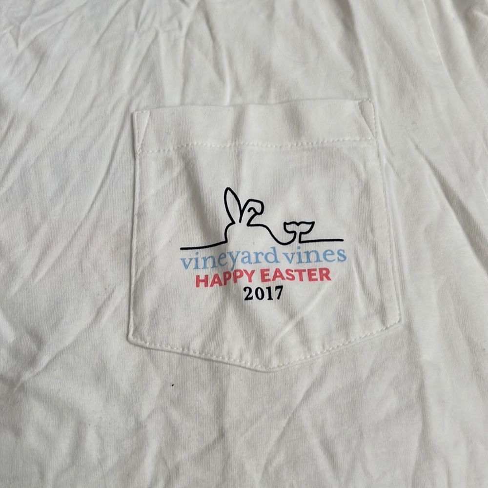 Vineyard Vines Easter shirt. Men’s/unisex small